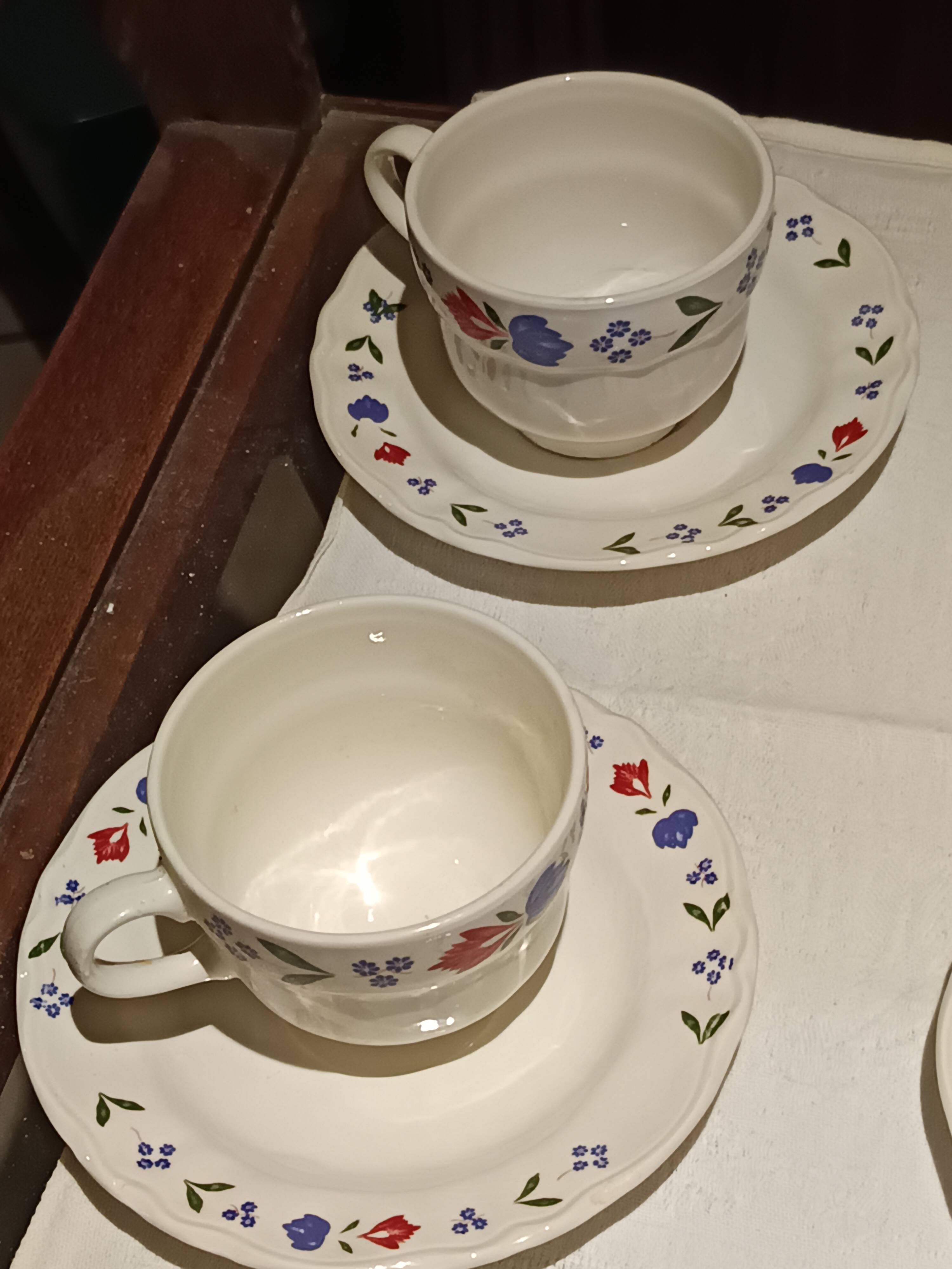 set of 6 Pagnossin ceramic tea cups and saucers from Treviso