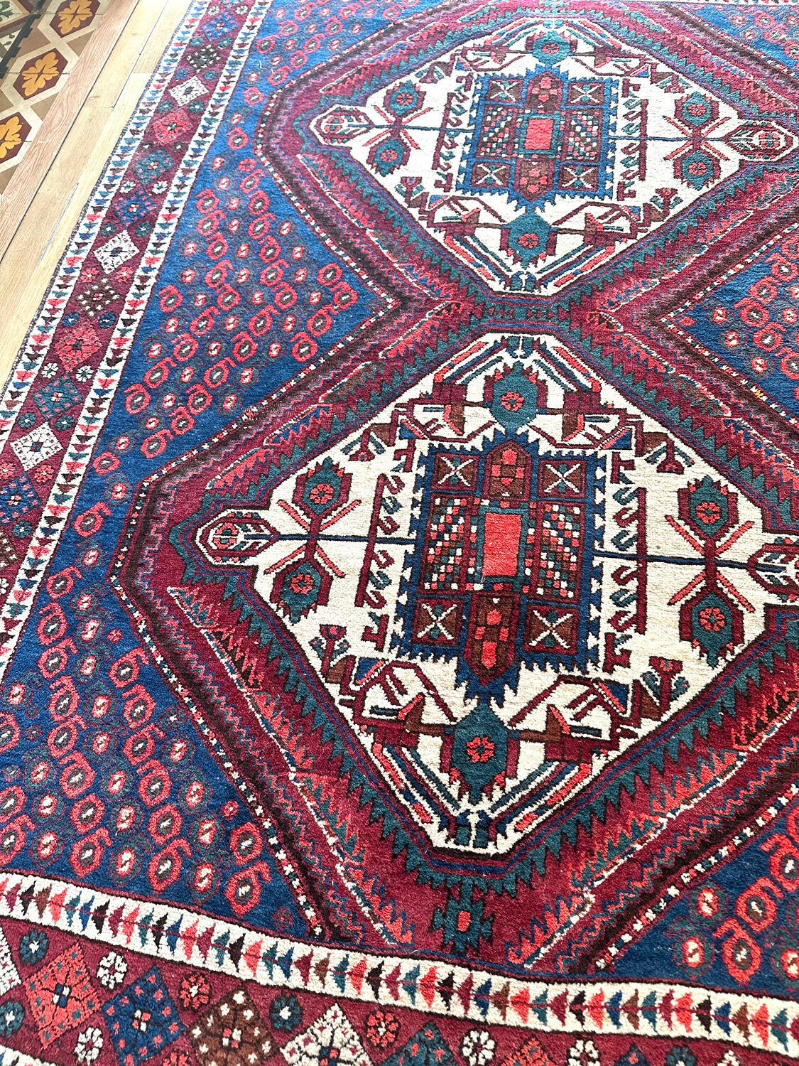 Vintage Shiraz Persian Carpet – House "Aux Trois Quartiers" – Knot wool