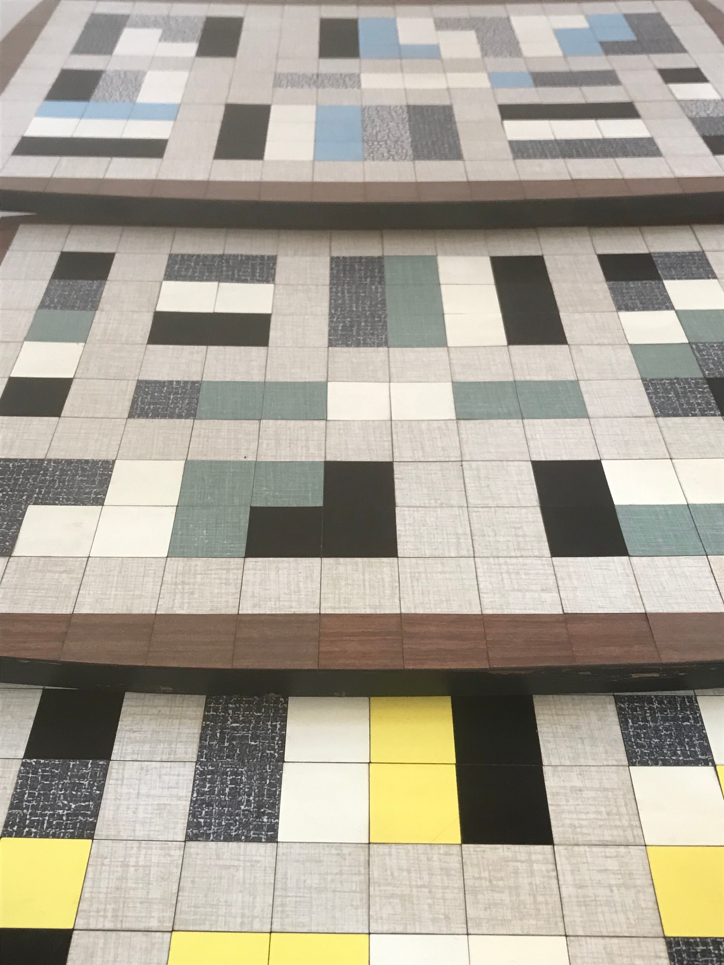 Pull-out tables vintage design annees 60