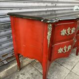 Comfortable louis XV serated