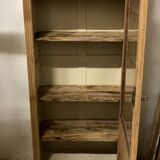 Armoire vitrine parisienne