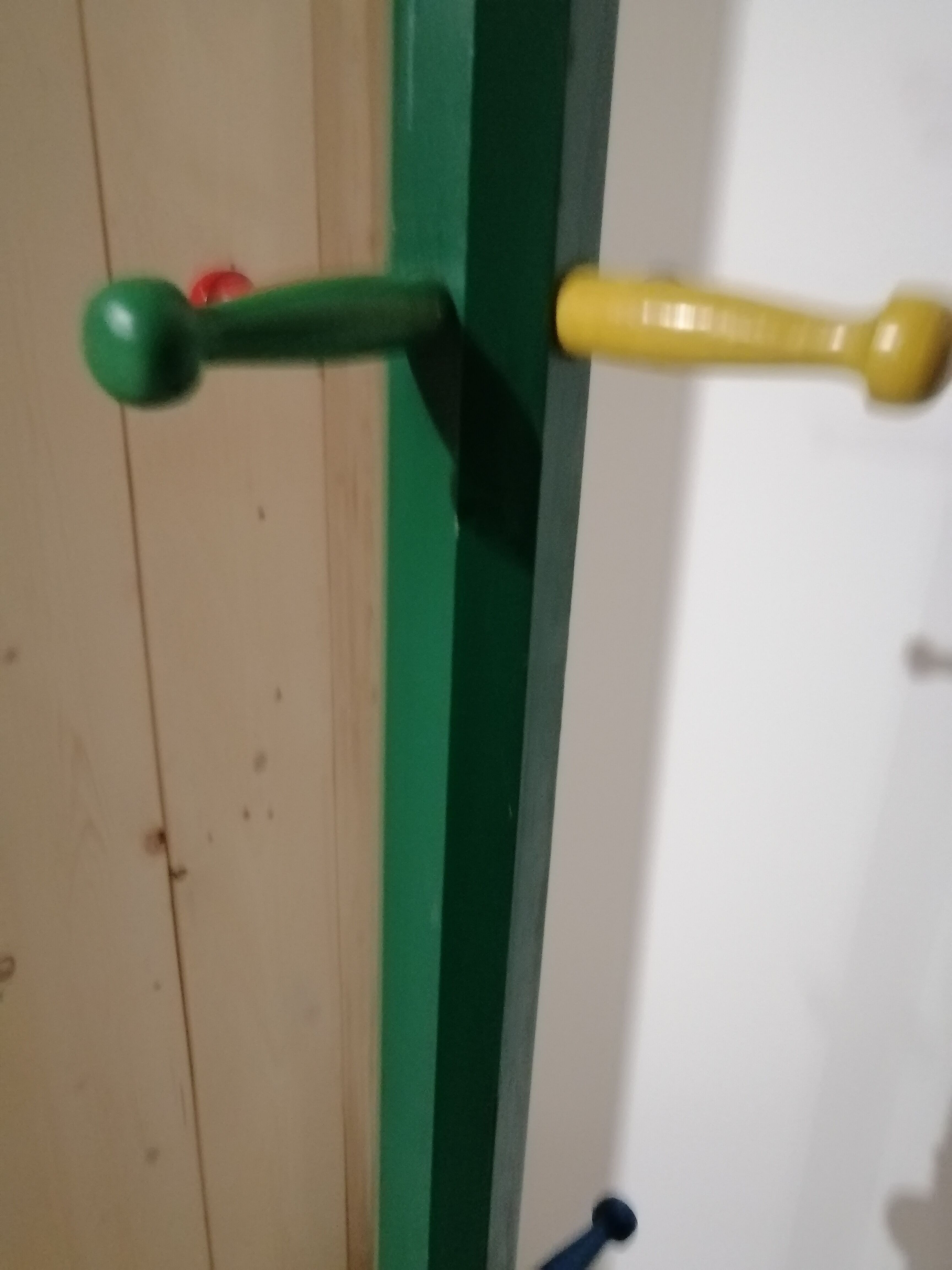 Children's coats holder