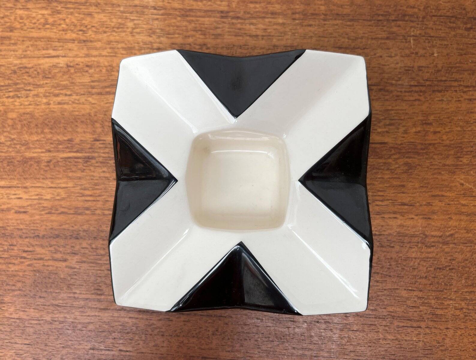 Modernist Bauhaus Czech Repro Ceramic Ashtray by Vlastislav Hofman for Modernista