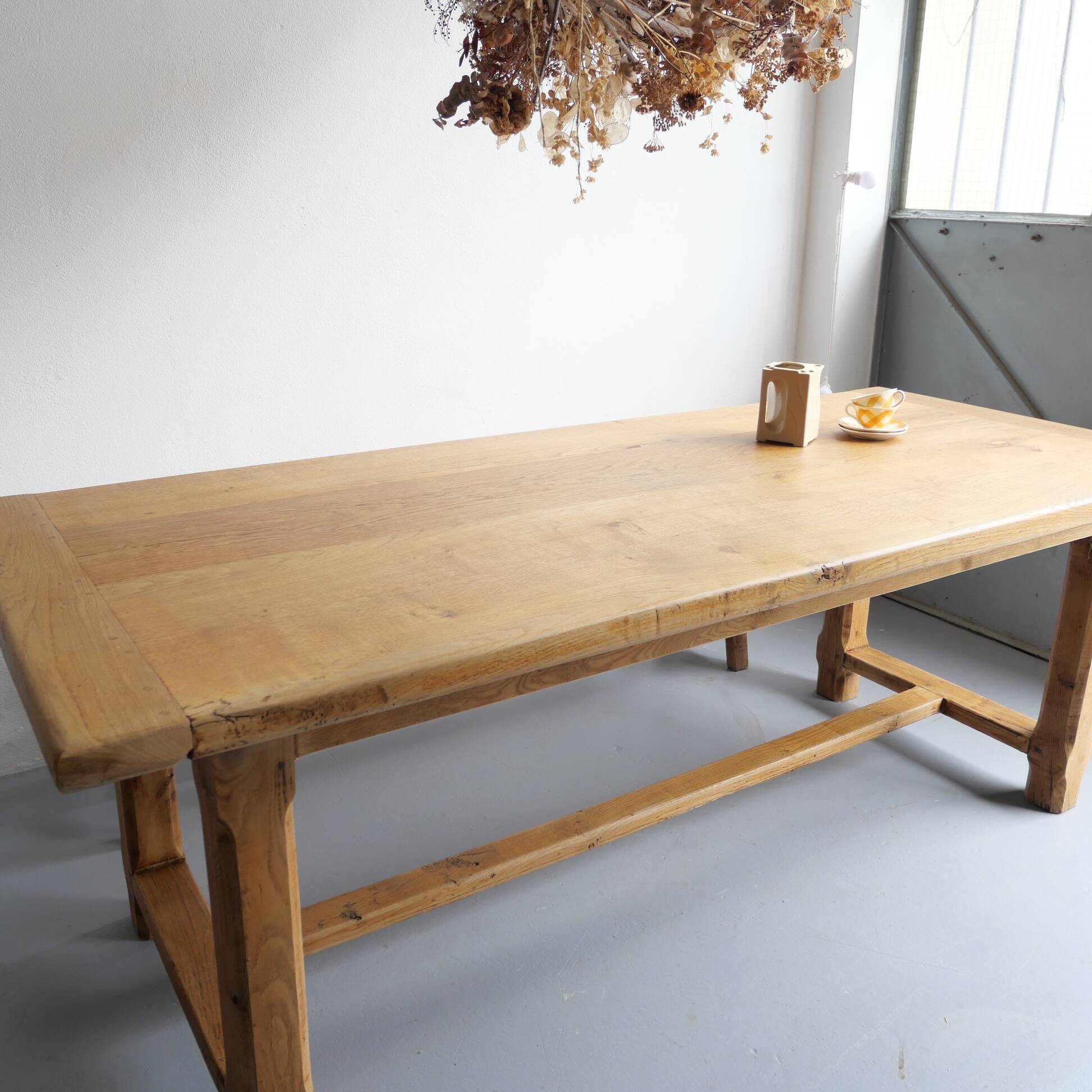 Table de ferme rénovée