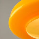 Lampe à suspension italienne du milieu du siècle en verre jaune et laiton