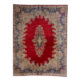 Antique 1920s Persian Kerman rug, floral medallion, red field, 273cm x 362cm