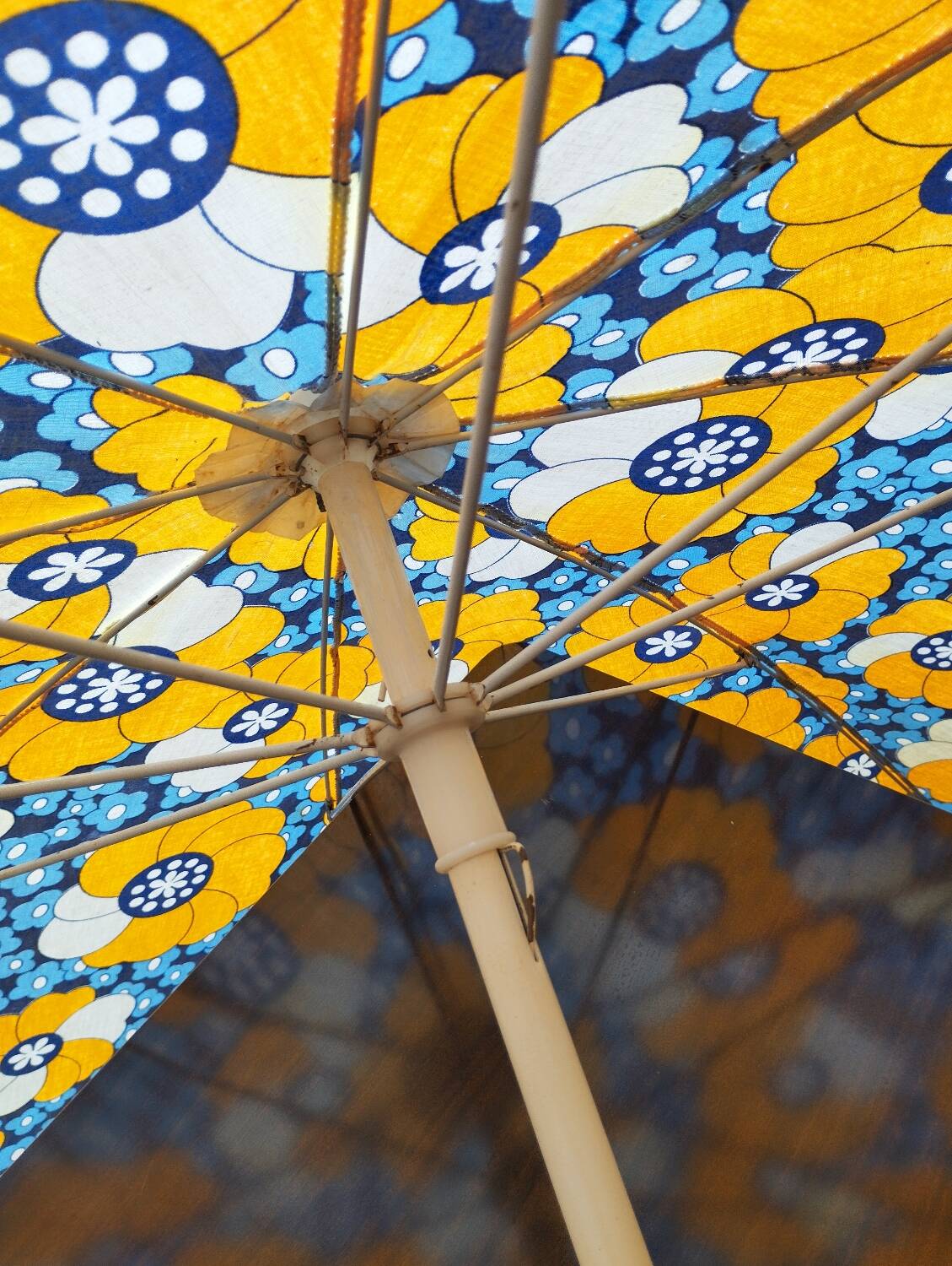 Parasol vintage à fleurs