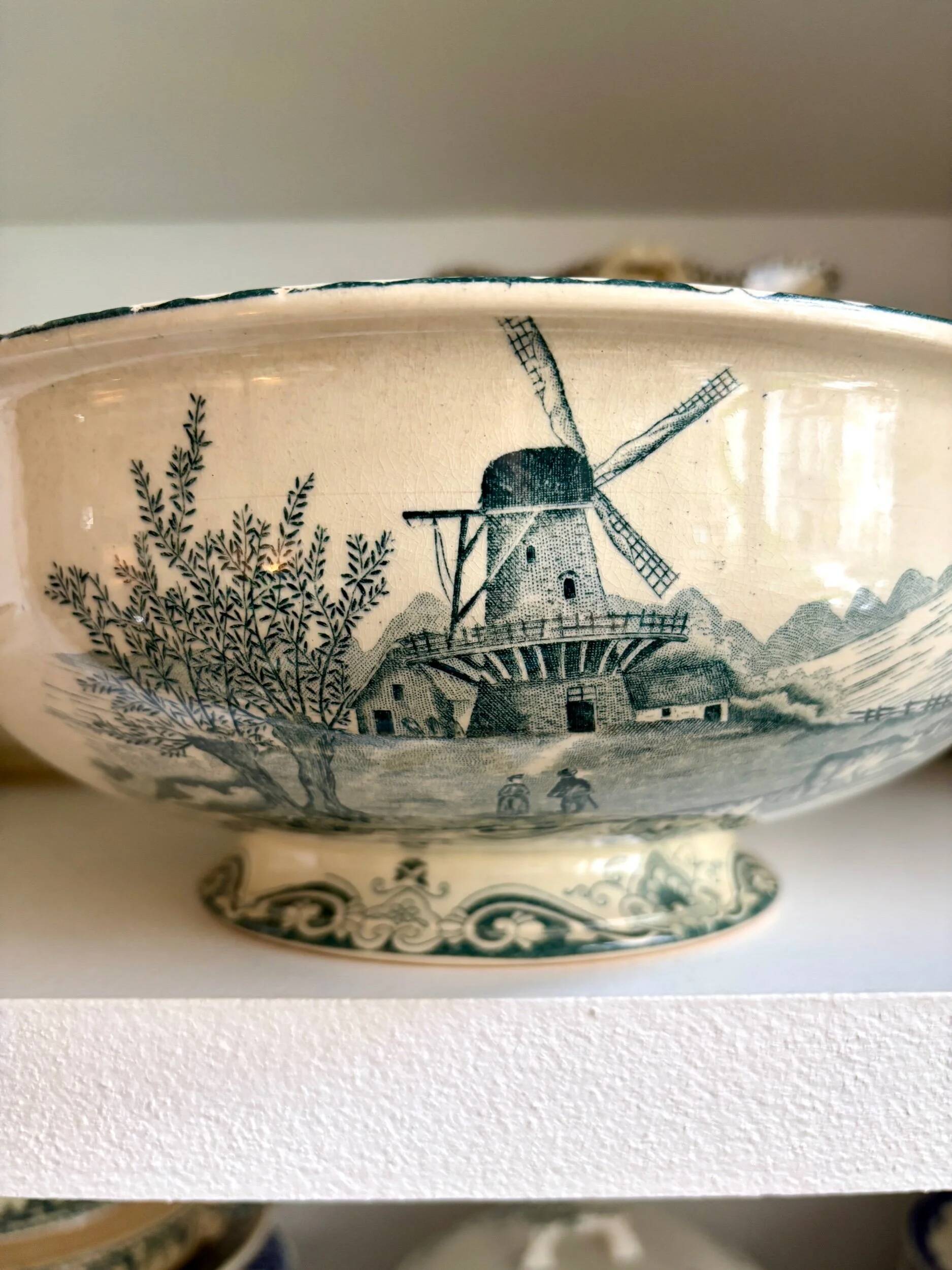 Salins ironware salad bowl, "Delft" service