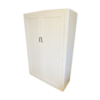 Armoire parisienne