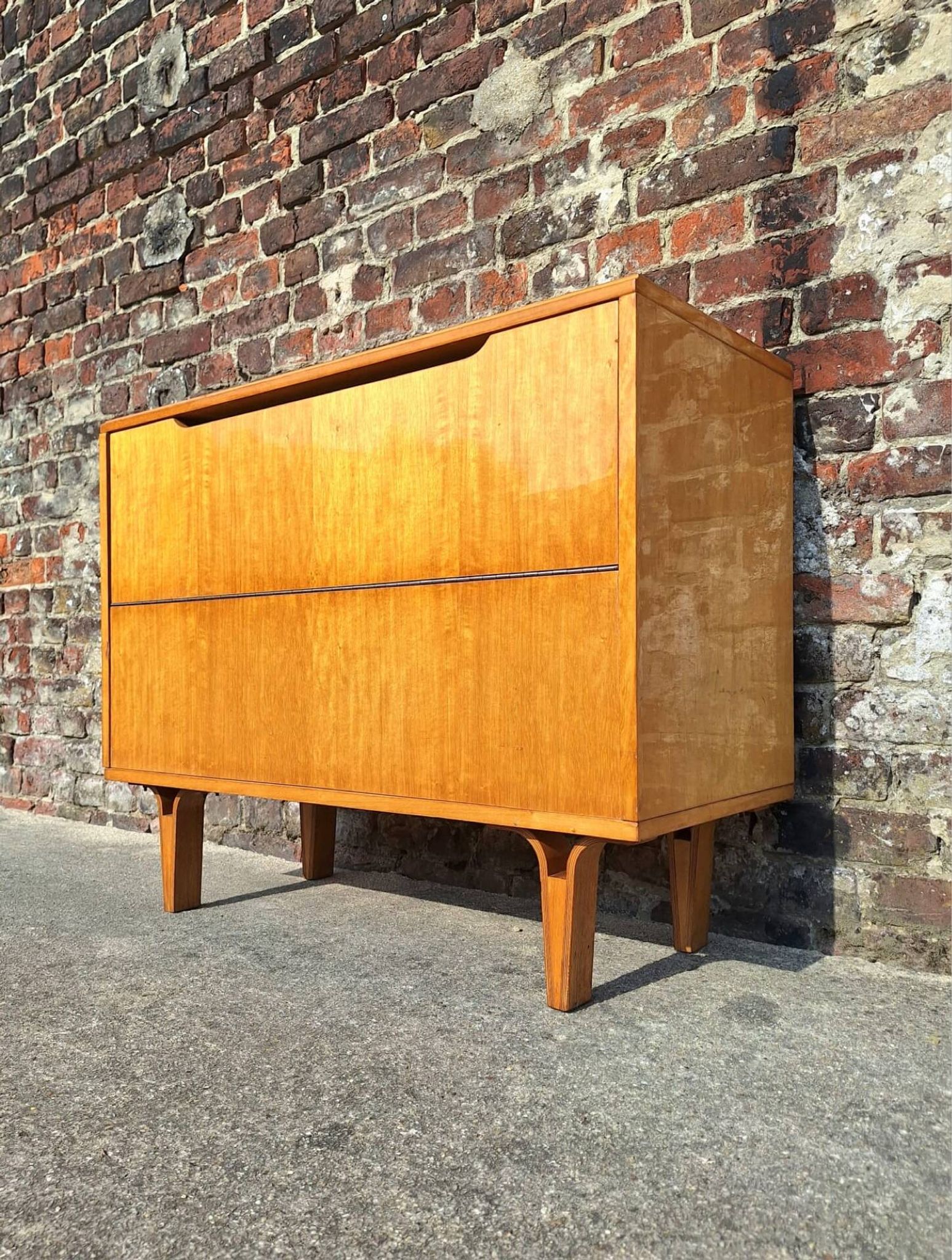 Coffre à literie vintage Nový Domov, commode à linge