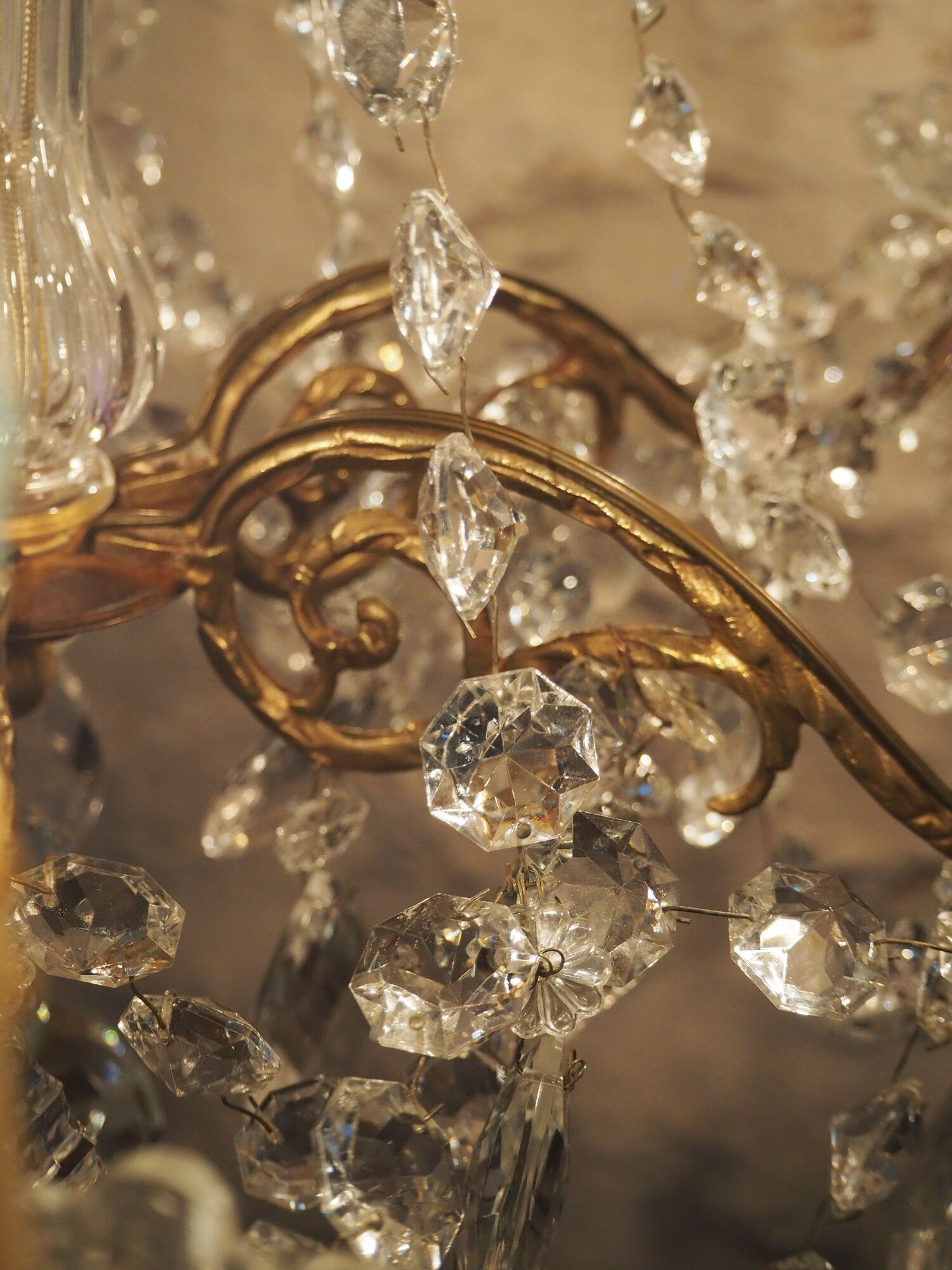 Ancient bronze and pampilles chandeliers with facets and crystal cups - old style - 6 fires