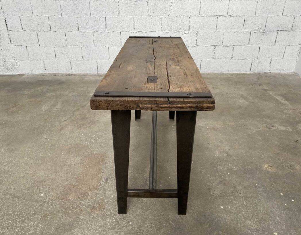 Small industrial console
