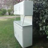 Buffet mado with table and stools