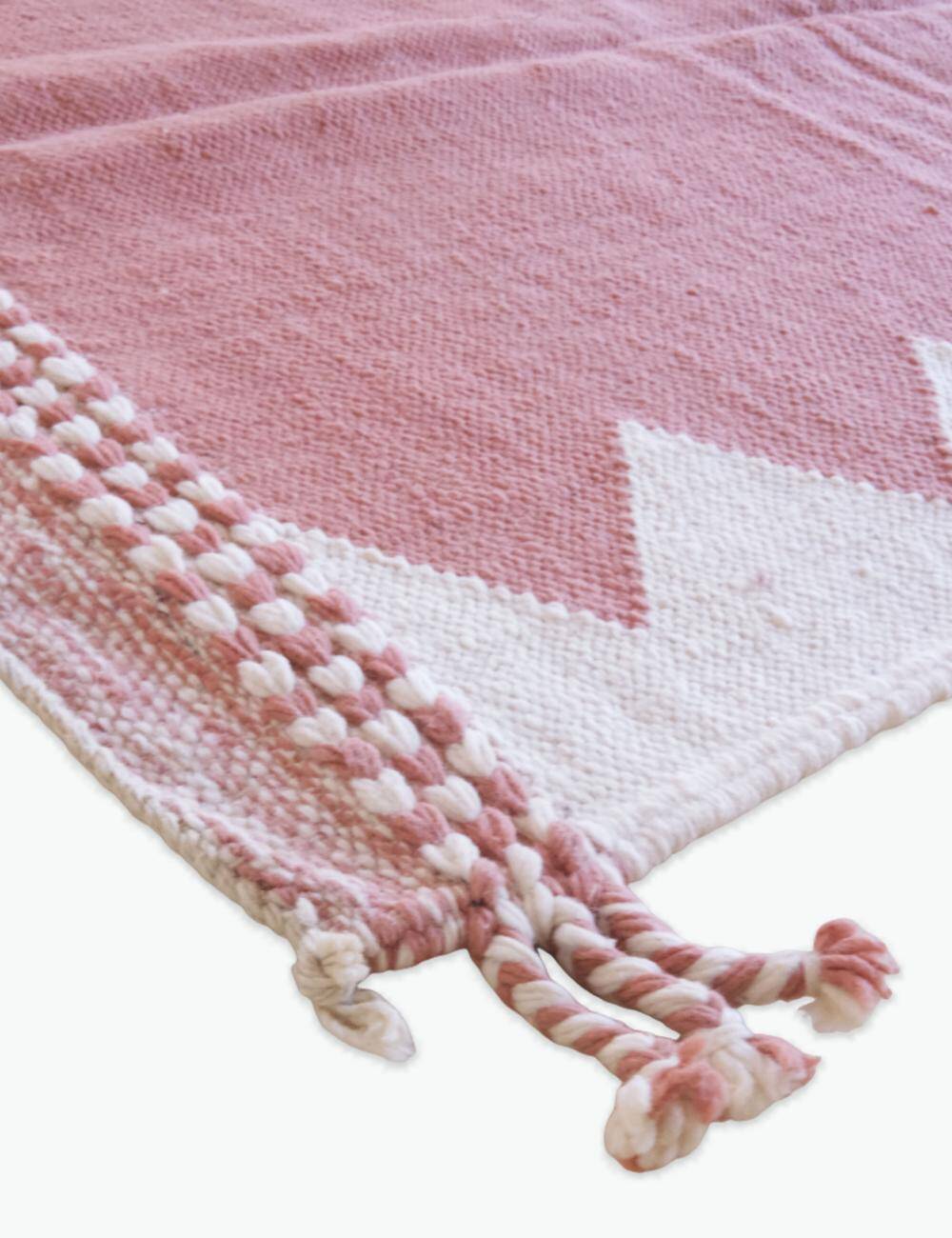 Tapis rose minimaliste