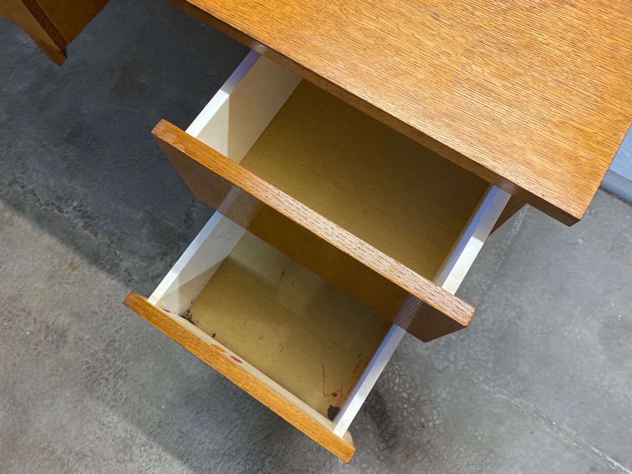 Vintage desk Scandinavian style compass feet