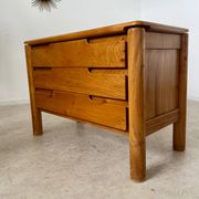 Commode en orme massif Maison Regain, France années 60