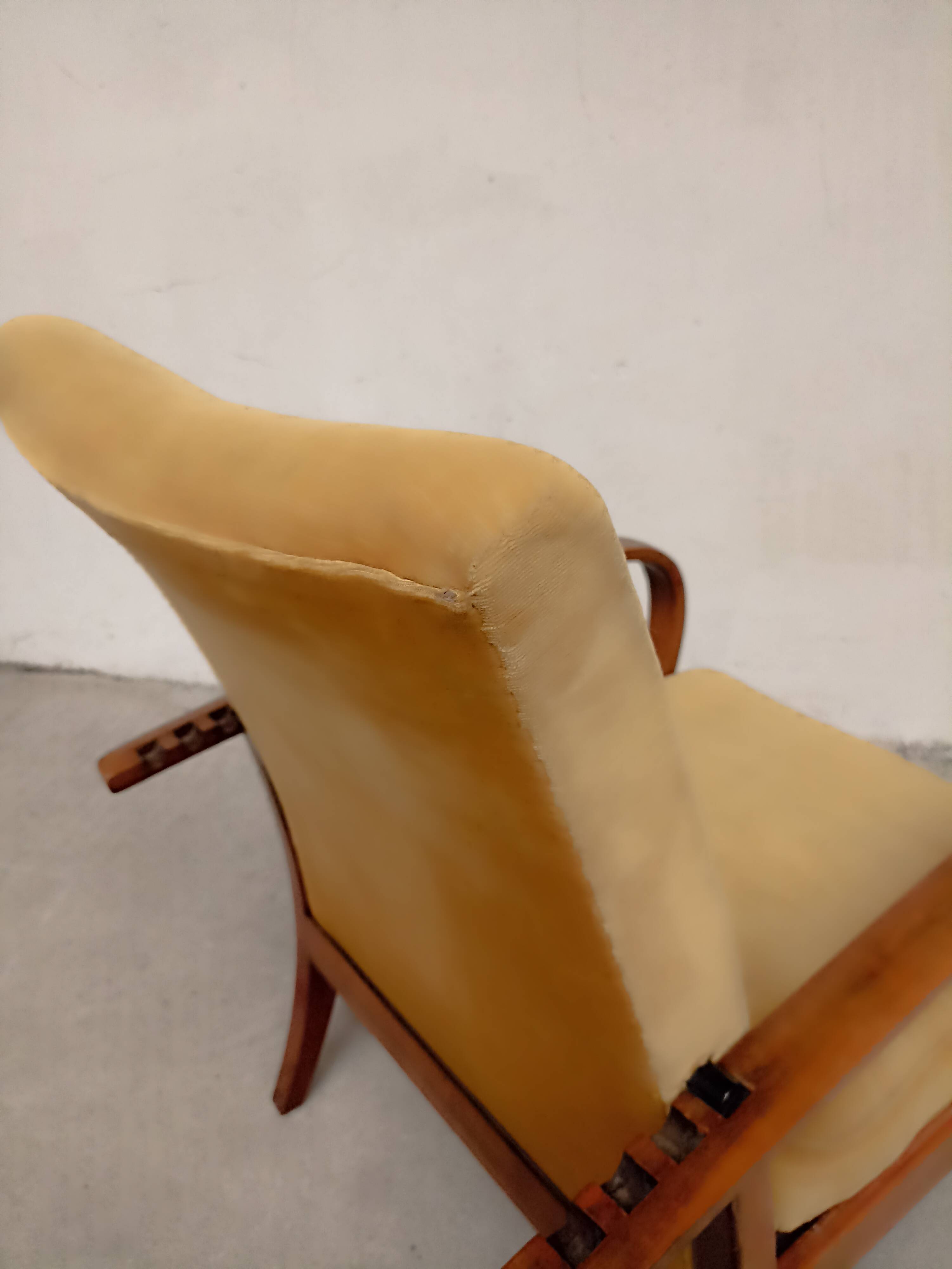 Knoll Antimott reclining armchair