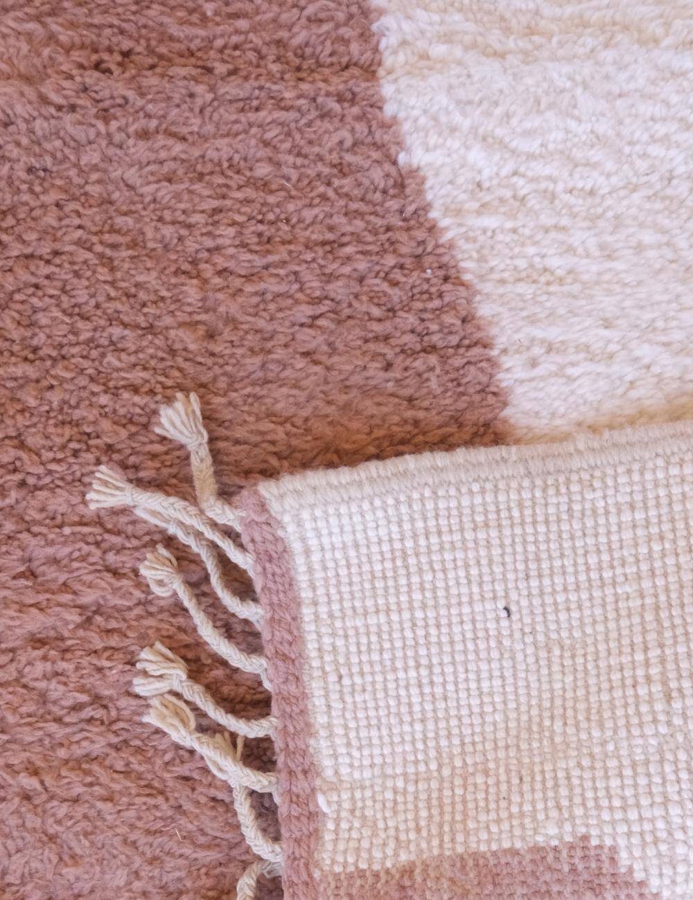 Contemporary wool rug - 351 x 255 cm