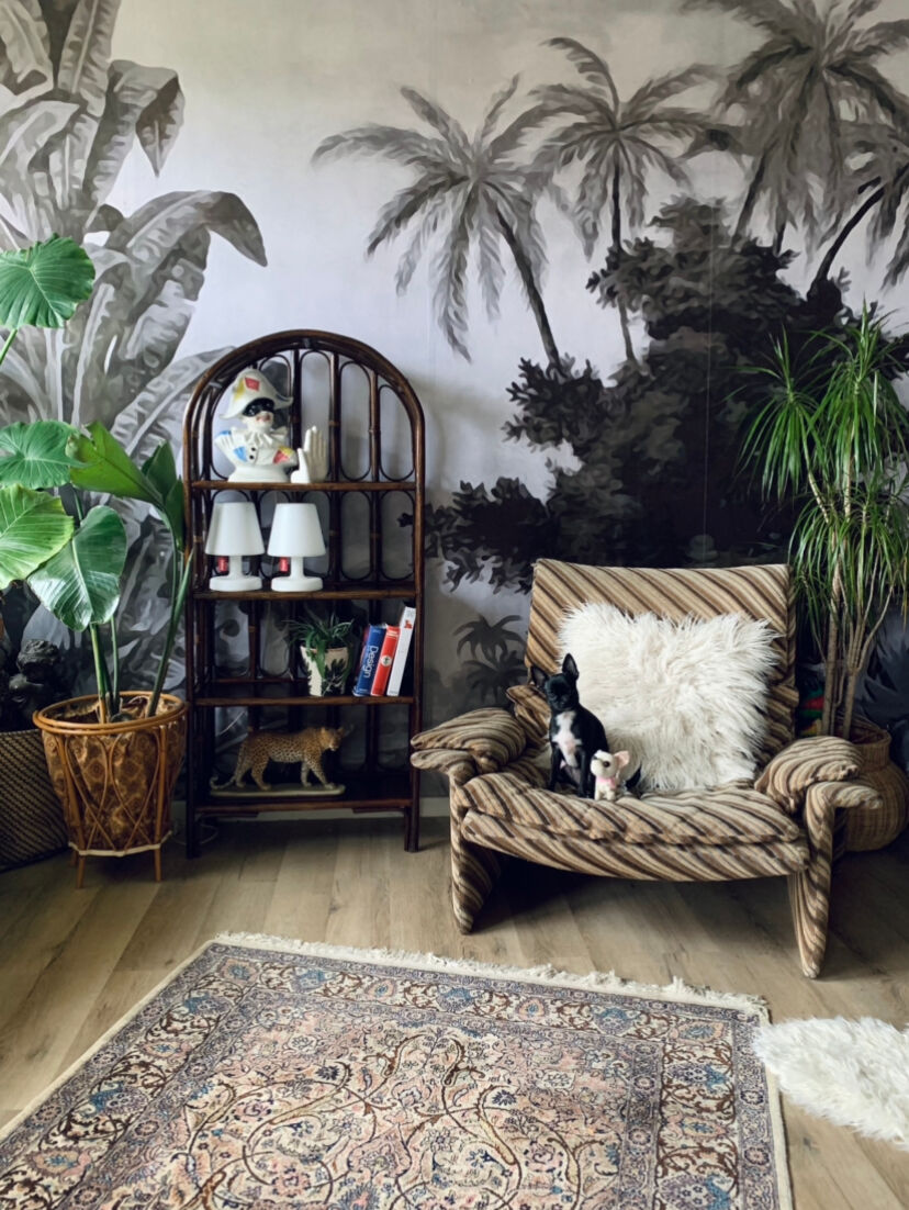 Vintage armchair Saporiti