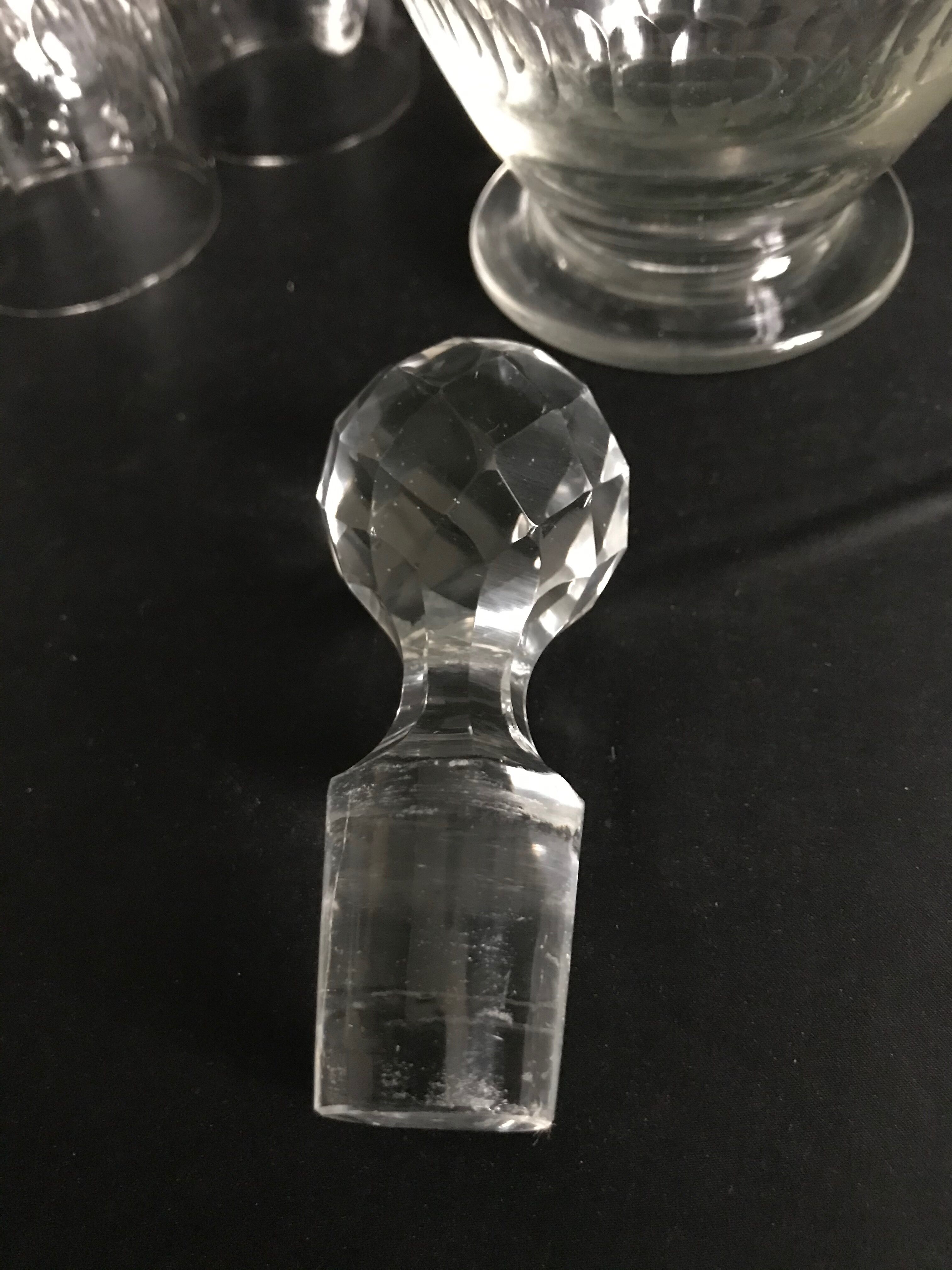 Set of 6 glasses and 1 carafe in style