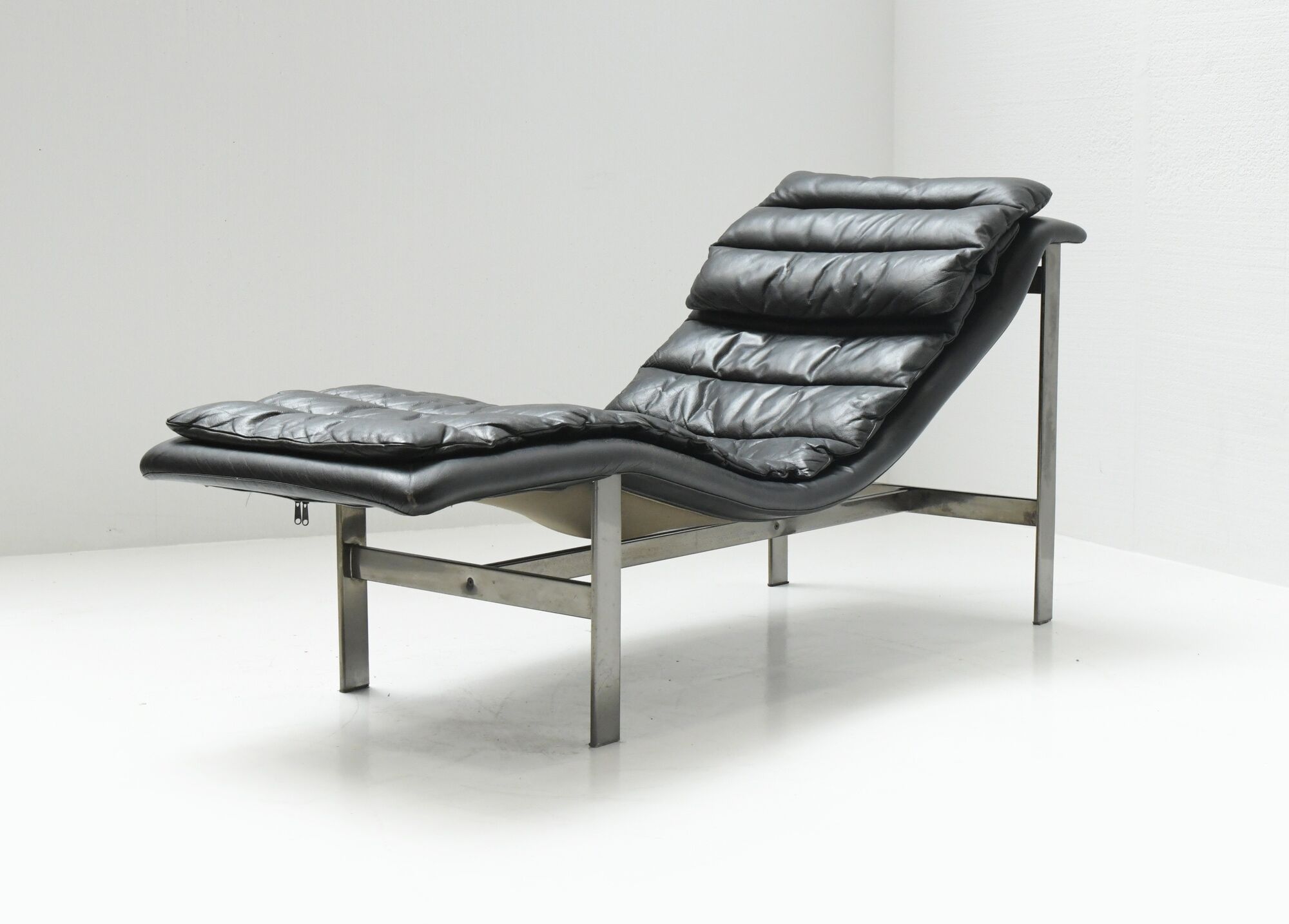 Vintage Lounge daybed in black leather by Mobel Italia - Italy