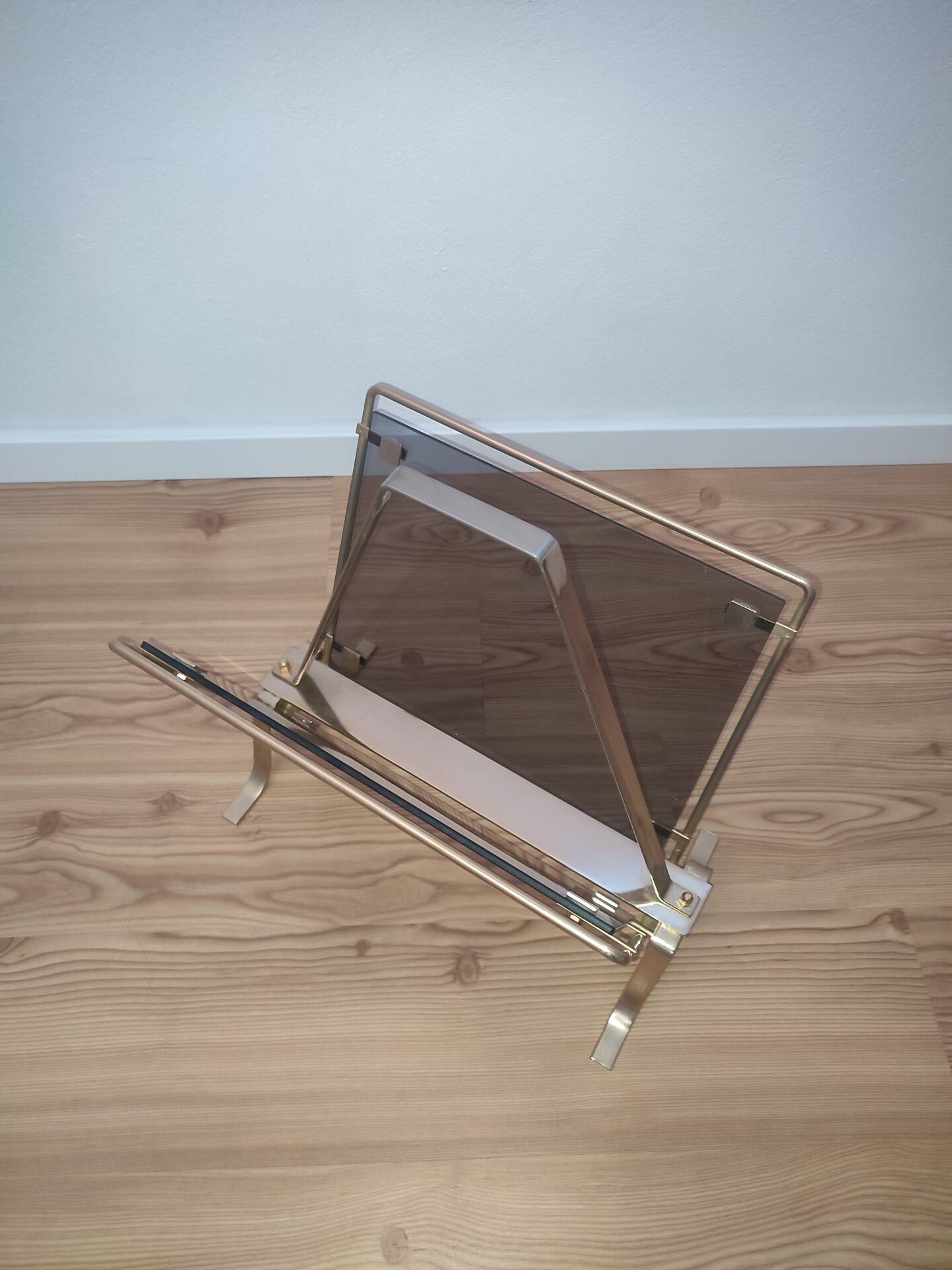 Magazine Rack Hollywood Regency Style - 70's