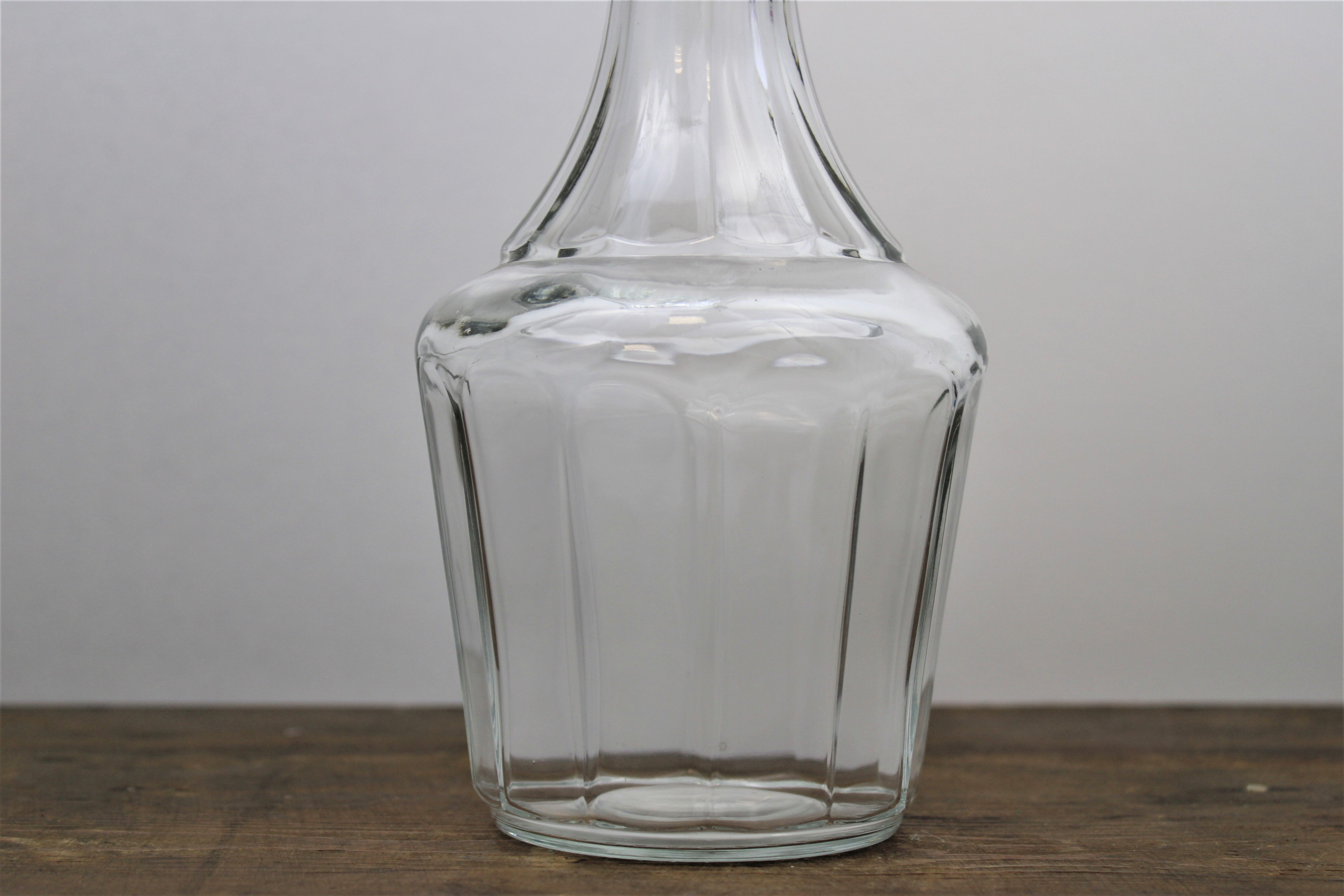 Glass decanter