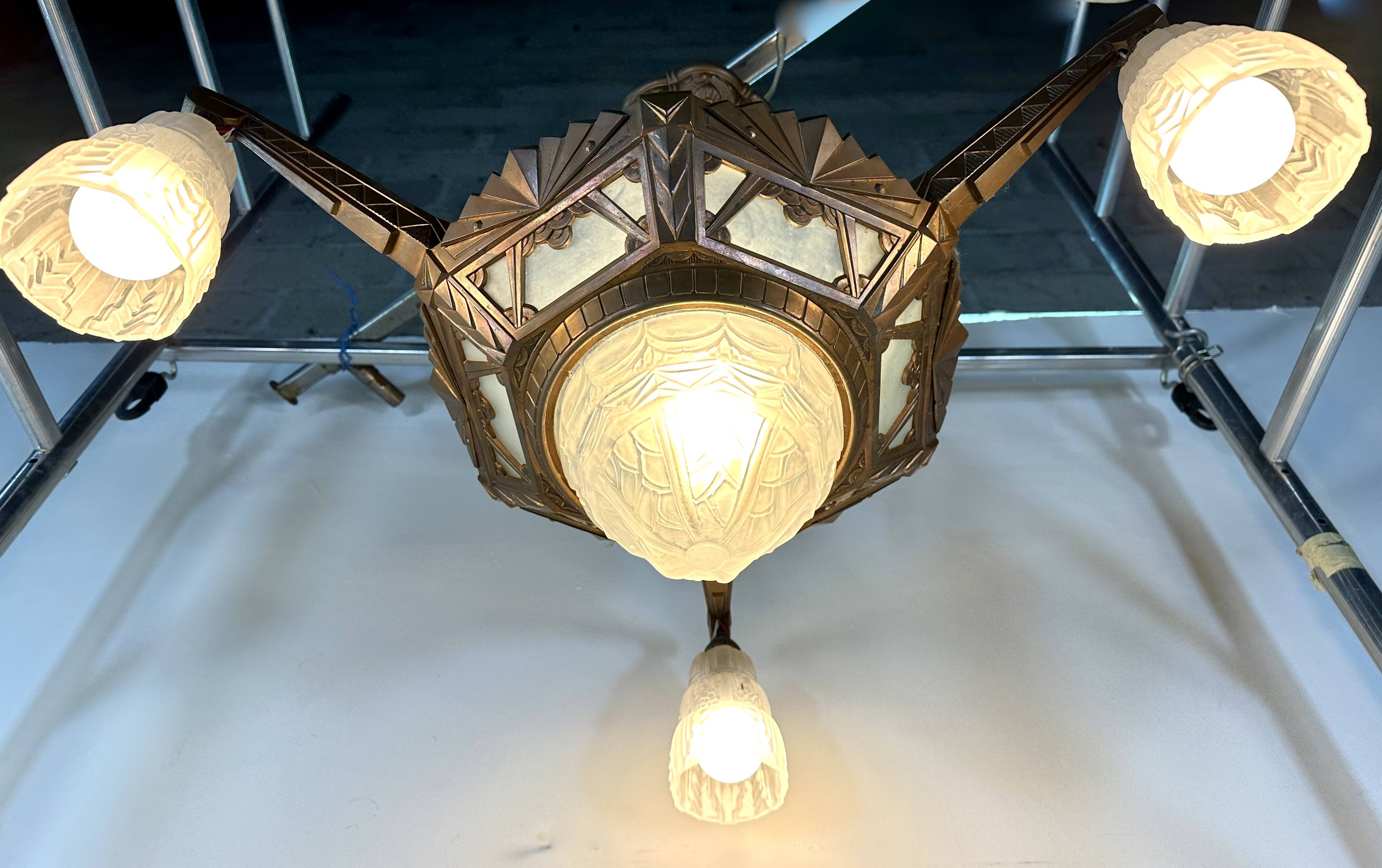 Art Deco chandelier with 4 lights, 1930.