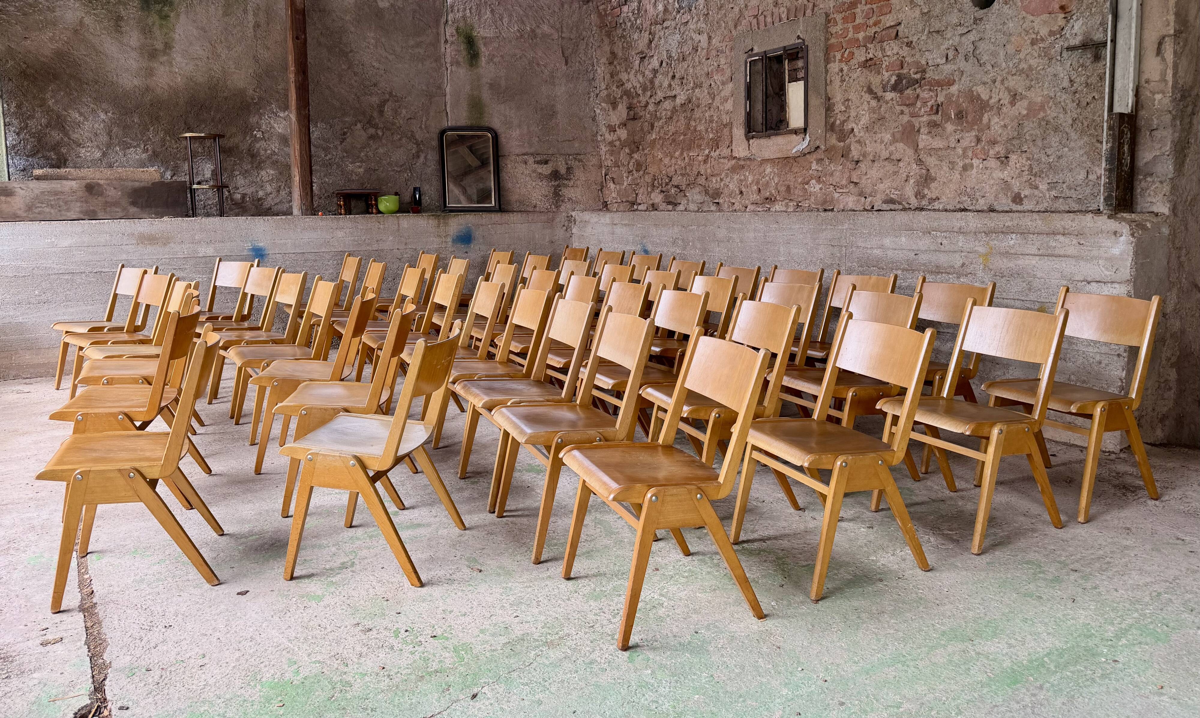 ✨ Set of 50 French modernist stackable chairs – Vintage 1960s