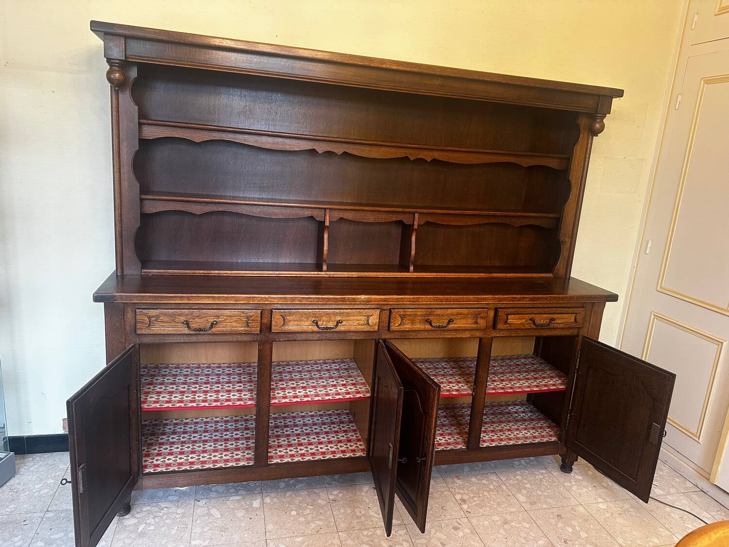 Rustic two-body buffet in oak from the 1960s.