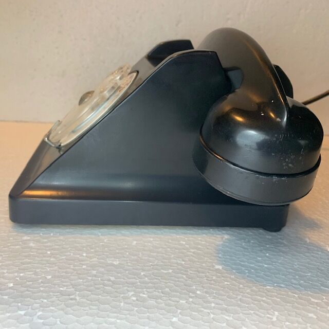 Black bakelite dial phone