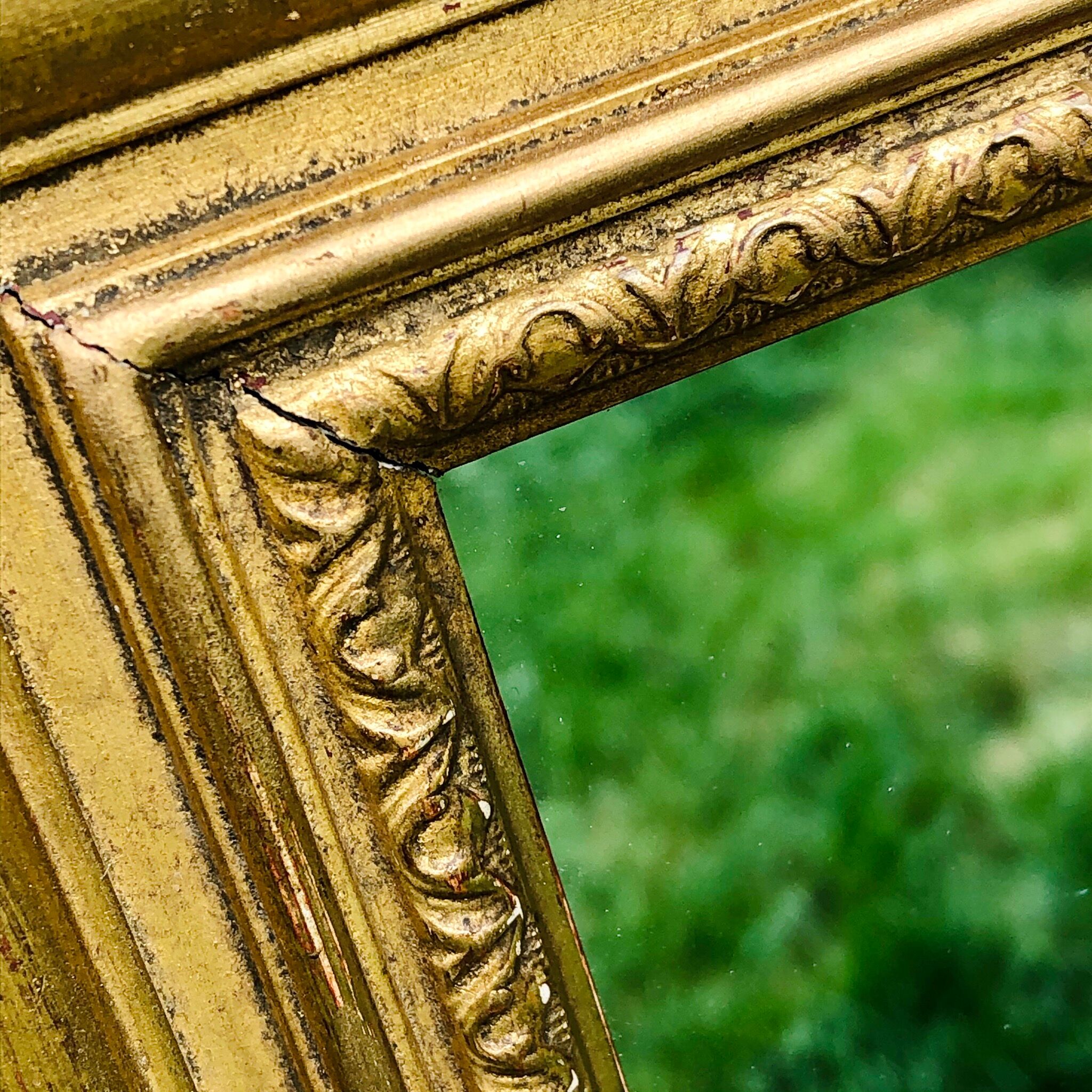 Miroir en bois doré - 79x68cm