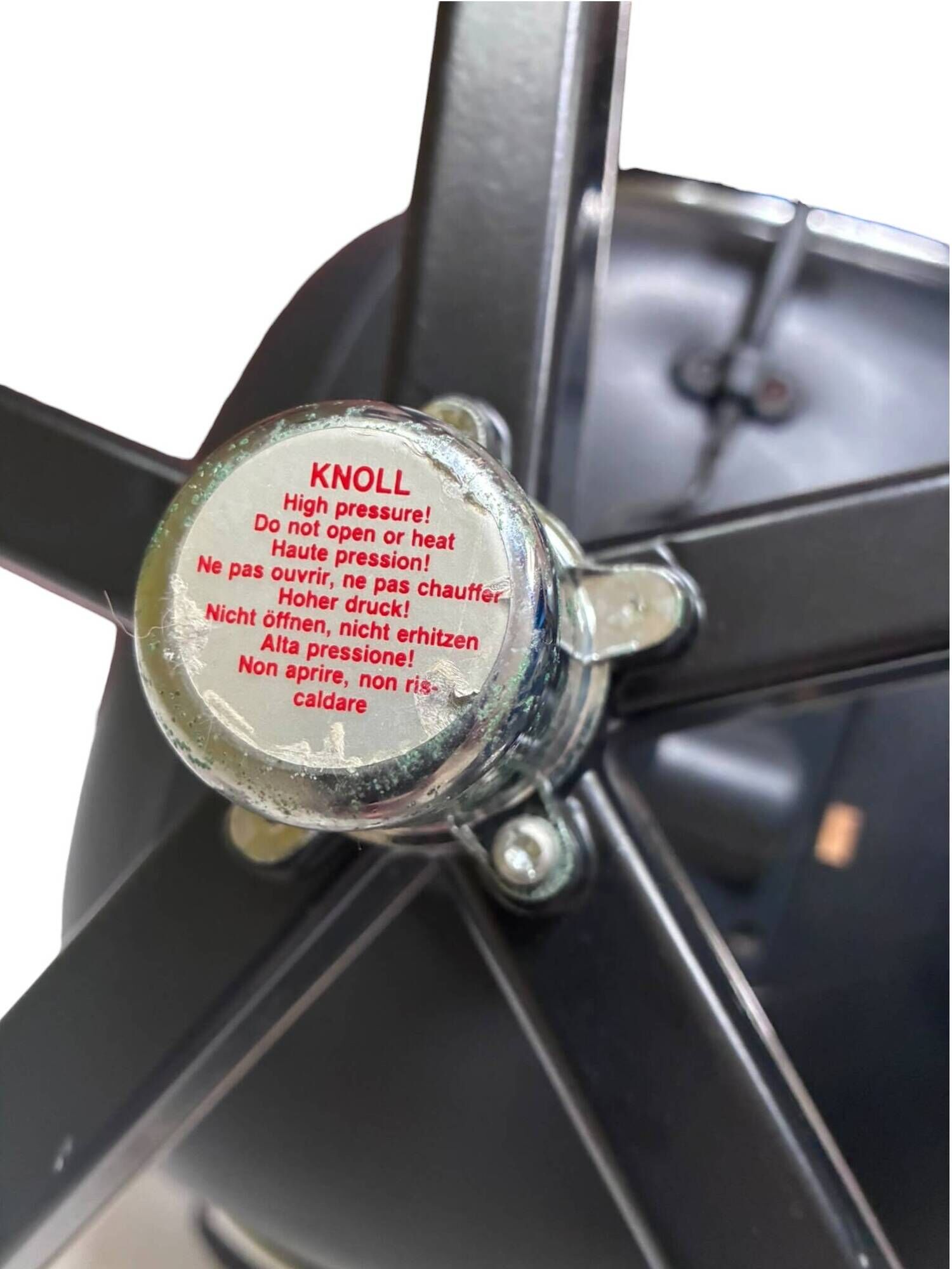 Charles Pollock – Executive Knoll office chair in black leather