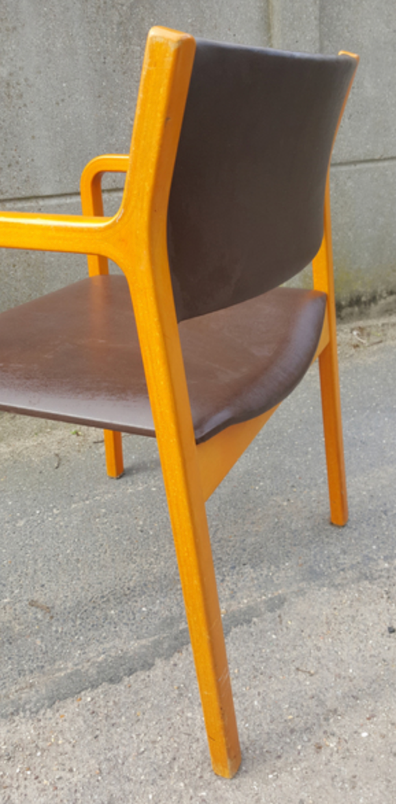 Fauteuil Wikhahn, années 60/70, bois et skaï, moderniste, vintage