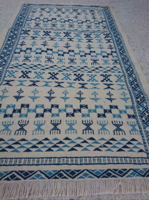 tapis berbère blanc et bleu 125 x 80 cm