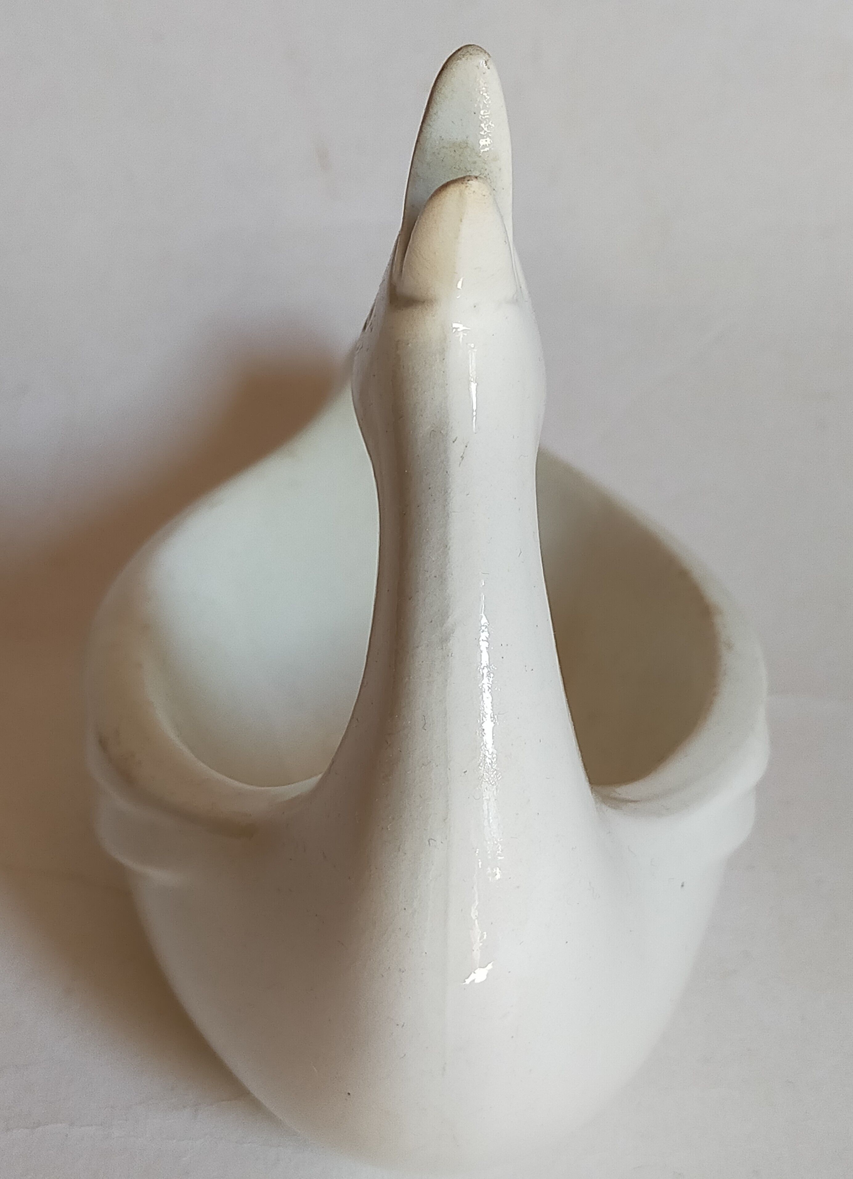 Empty pockets bird soap holder white ceramic Art-deco