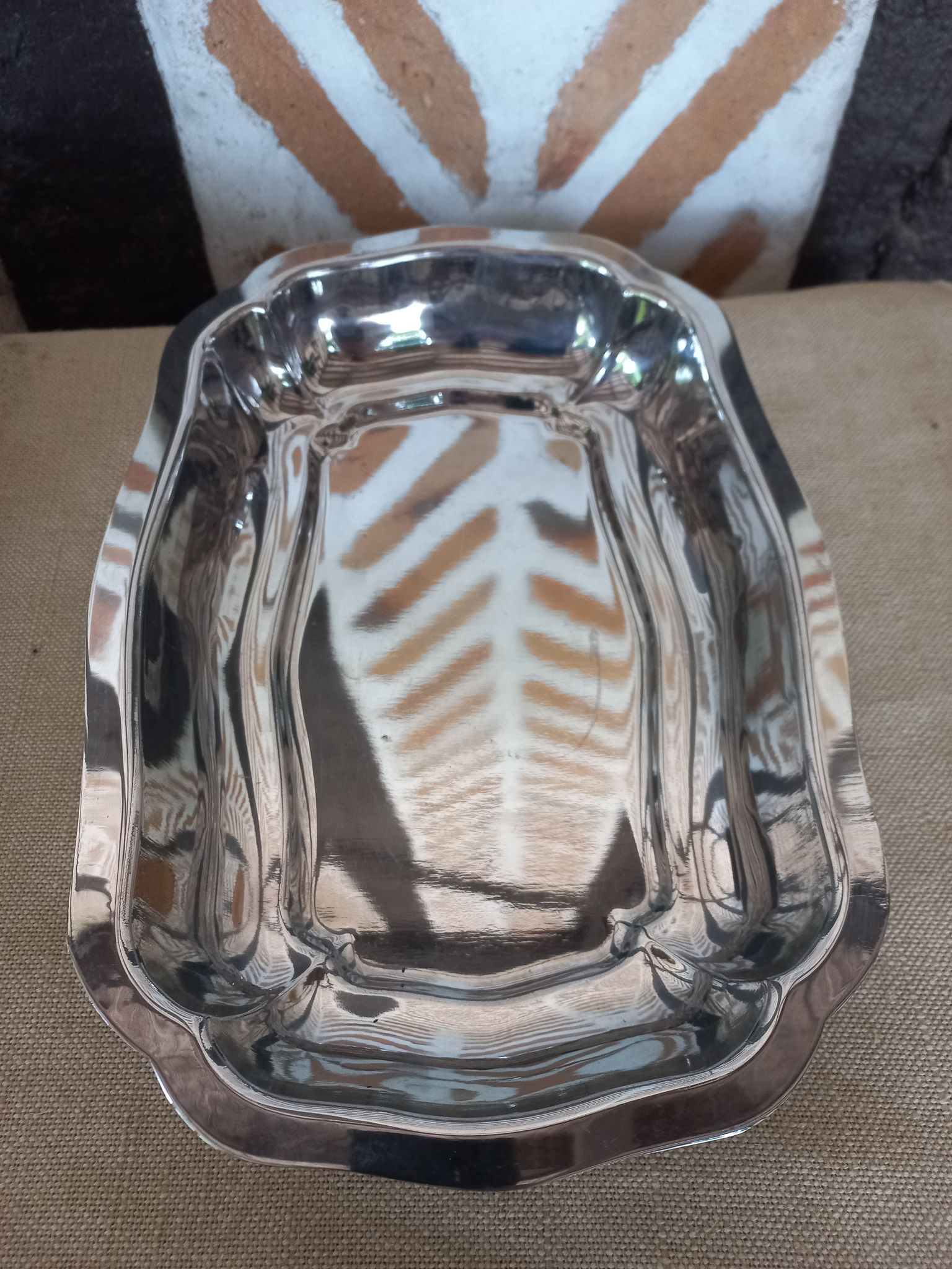 Set of 2 stainless steel hollow dishes