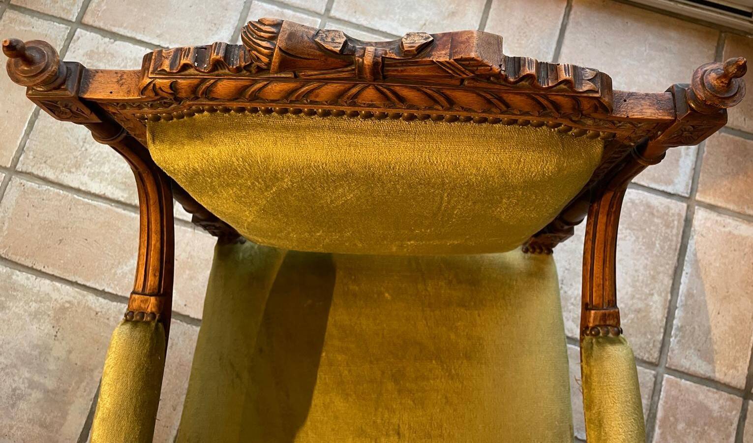 Antique Louis XVI style armchair – carved wood – green velvet – to be restored