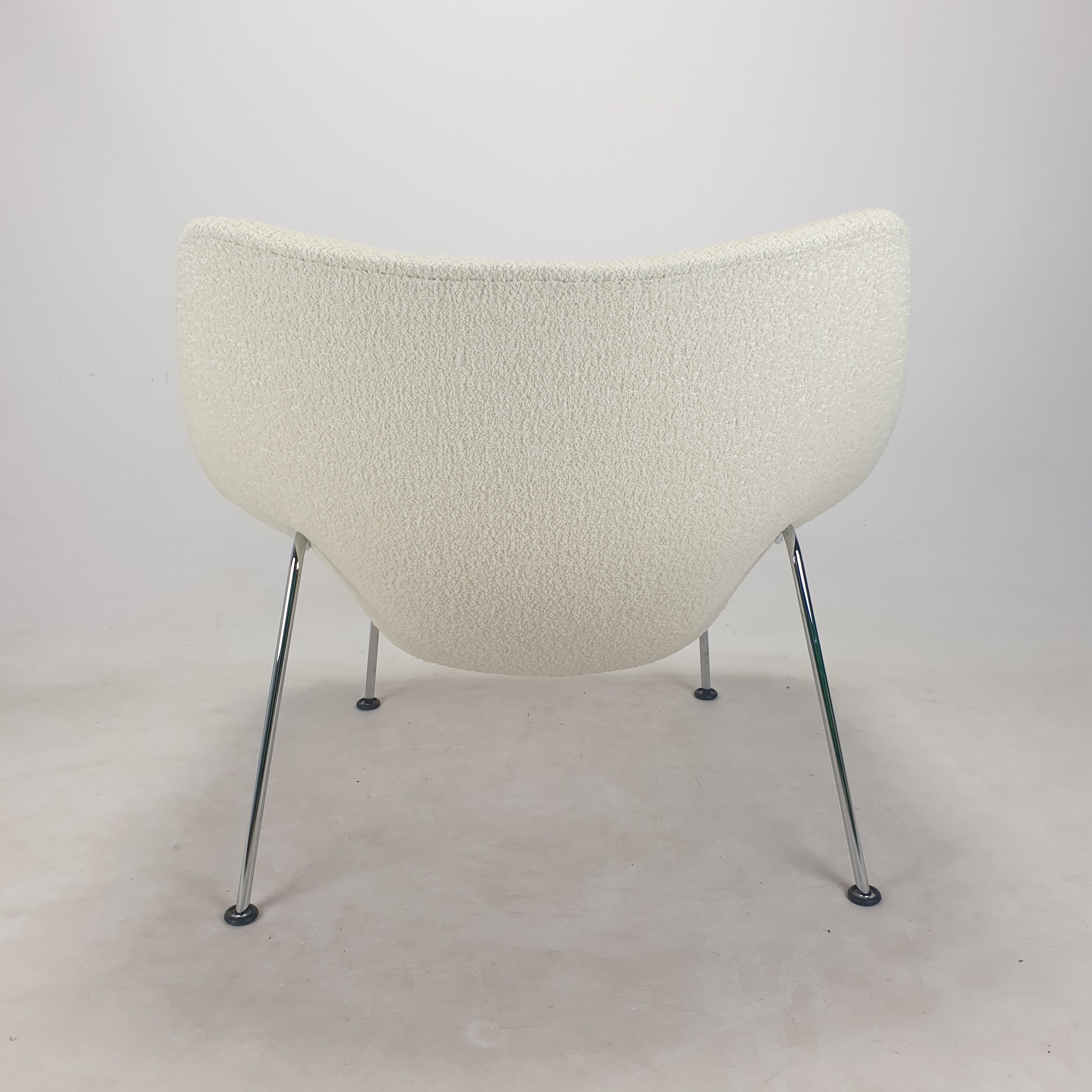 Oyster chairs by Pierre Paulin for Artifort, 1980's