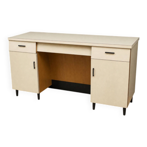Bureau moderniste en