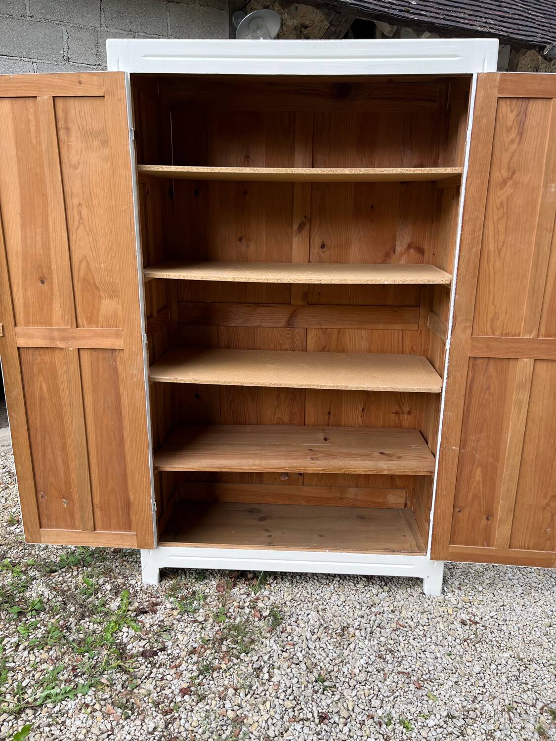 Armoire parisienne
