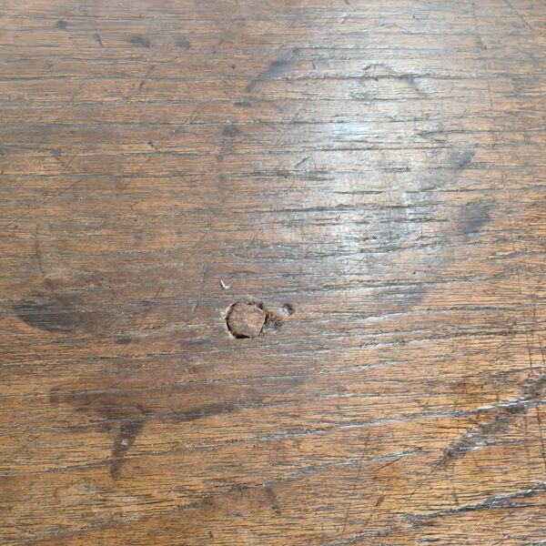 Table à manger coloniale antique