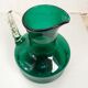 Pichet en verre soufflé vert vintage