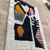 Handmade pure wool rug, size 200 x 300 cm.