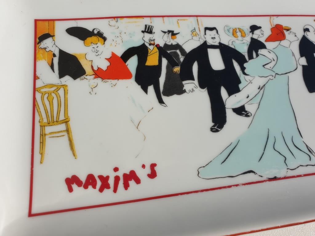 Porcelain cake dish Maxim's Paris
