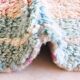 Tapis berbère pastel