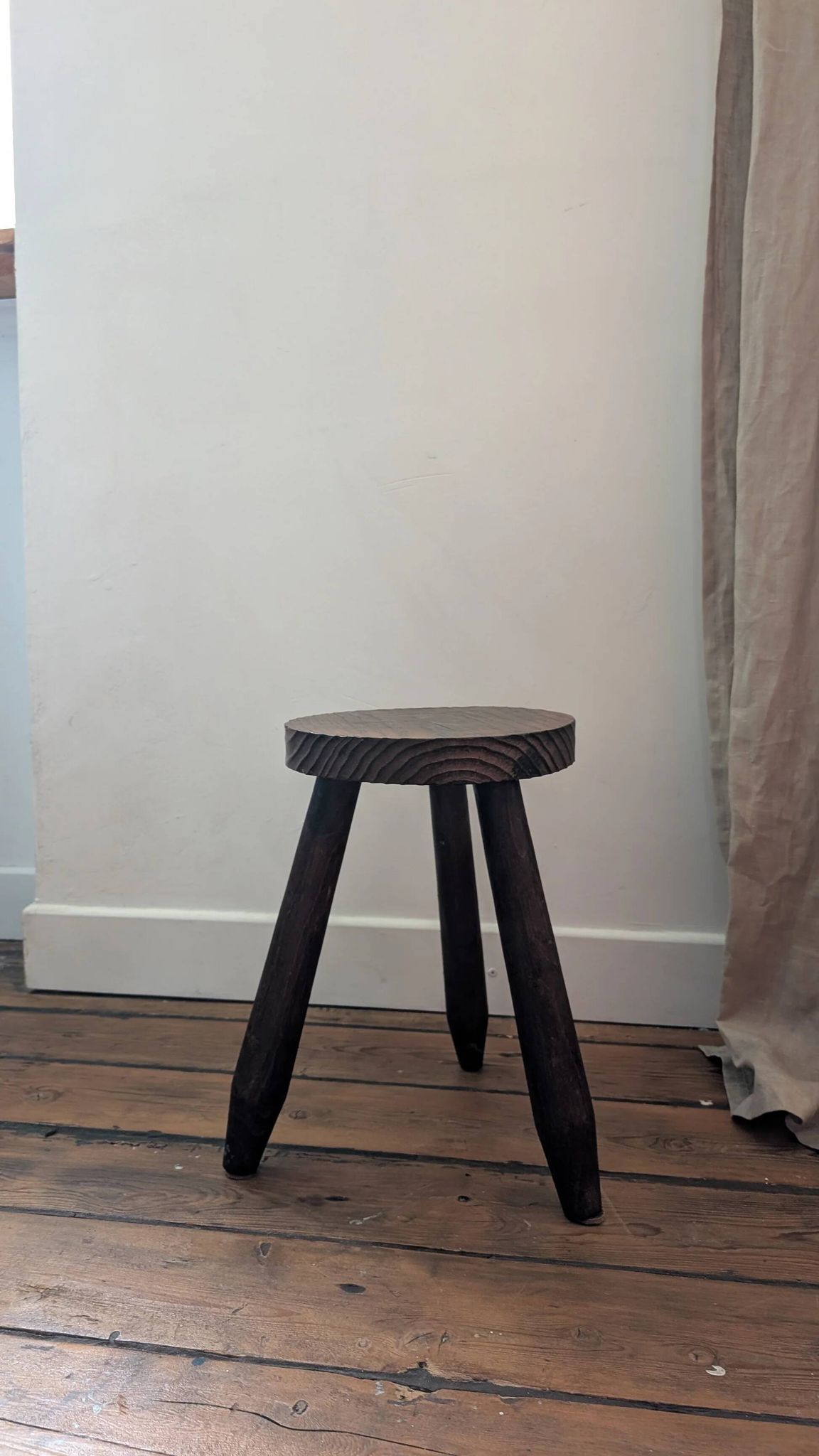 Tripod stool