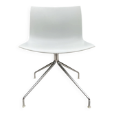 Chaise pivotante Catifa édition Arper par Lievore Alther