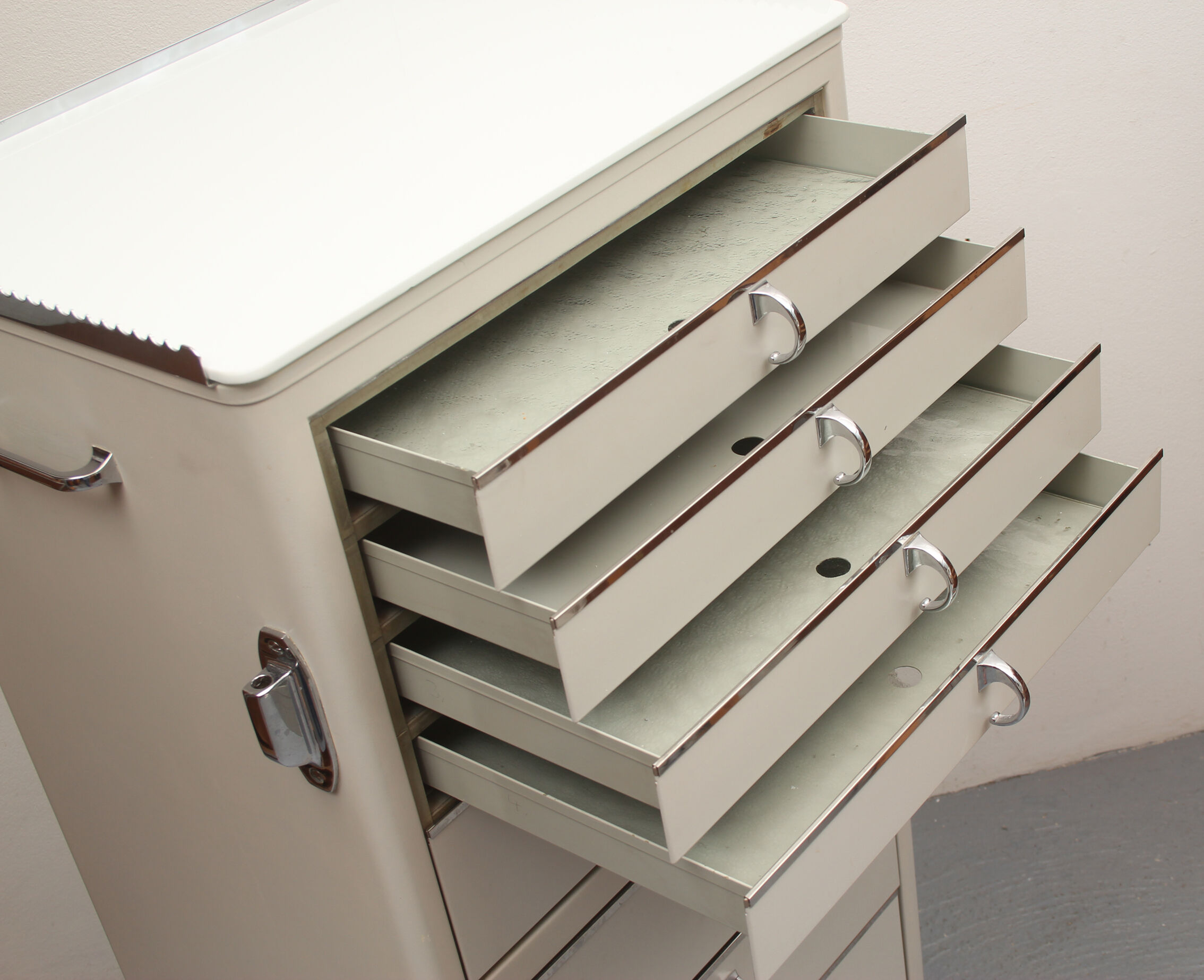 1950s doctors cabinet with drawers from Baisch