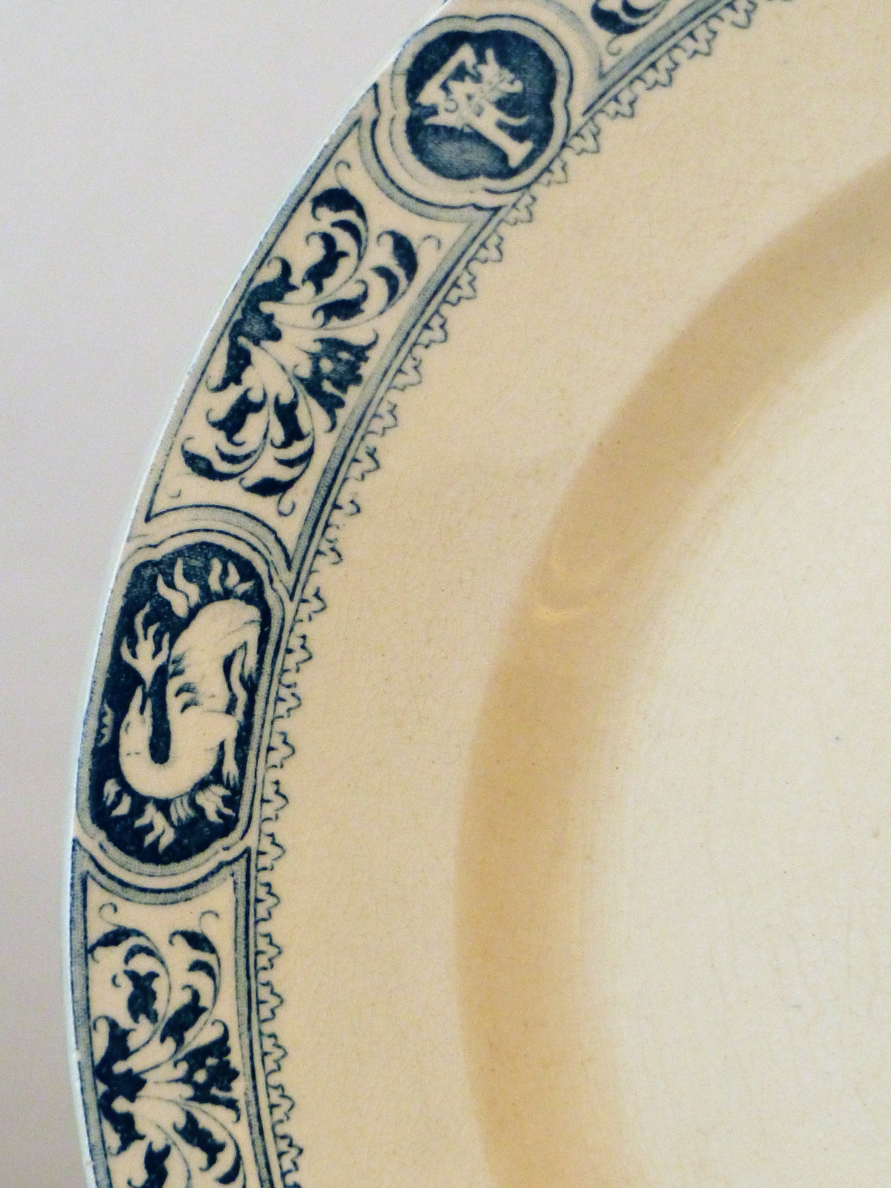 8 flat plates Salins Terre de Fer model François I